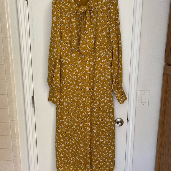 Tie neck mustard yellow floral long sleeved maxi dress - Picture 2 of 10